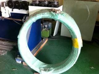 The wire bundle is installed on the straightening-unwinding device